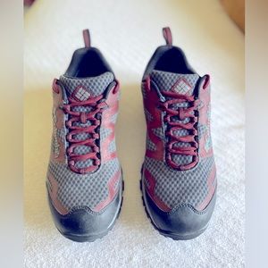 Men’s hiking shoes